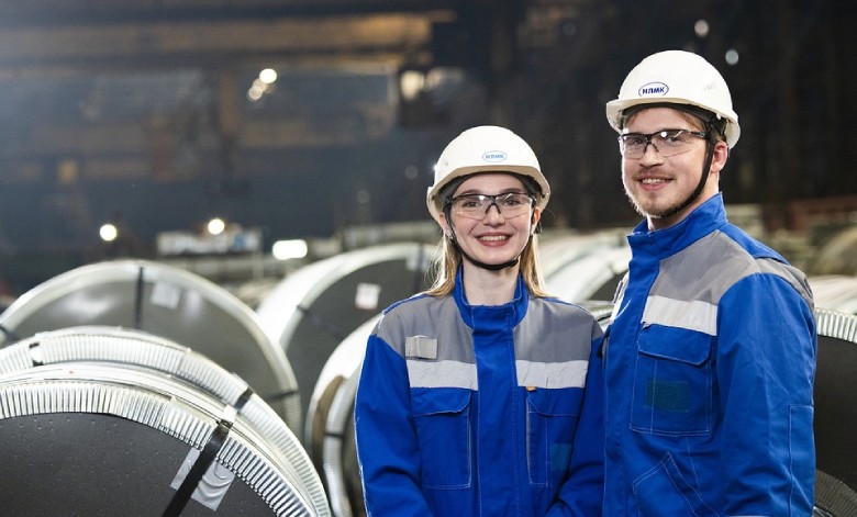 How to Improve Manufacturing Success with the Right Tools and Upskilled Teams